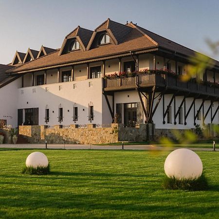 Hotel Cerdac Cotesti Golestii de Sus Exterior foto